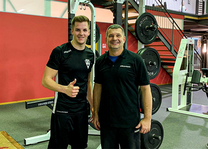 Martin Hanselmann mit Philipp Pless - Torwart der deutschen Futsal-Nationalmannschaft
